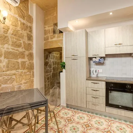 Authentic 2br House Of Character With Terrace By 360 Estates Apartment Naxxar