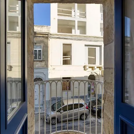 Authentic 2br House Of Character With Terrace By 360 Estates * Naxxar