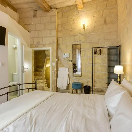 Apartment Authentic 2br House Of Character With Terrace By 360 Estates Naxxar