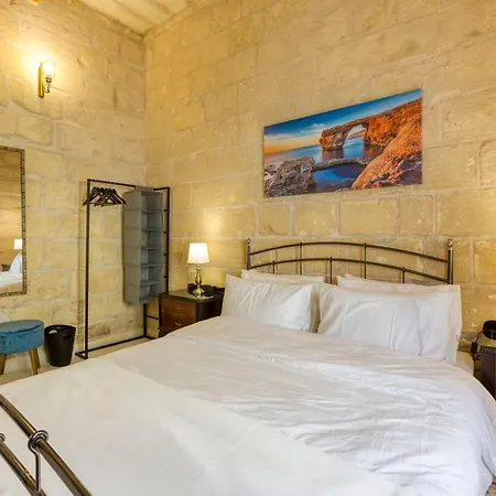 Authentic 2br House Of Character With Terrace By 360 Estates Apartment Naxxar