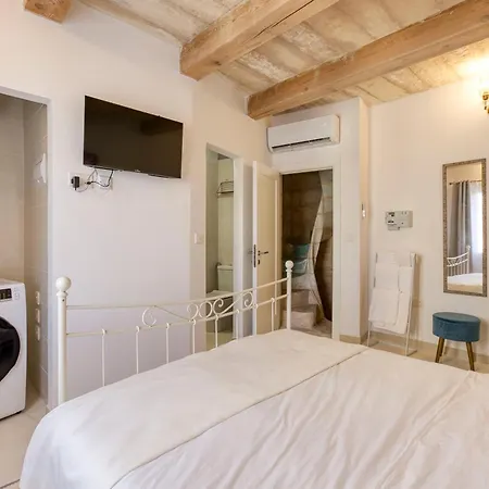 Authentic 2br House Of Character With Terrace By 360 Estates Apartment *